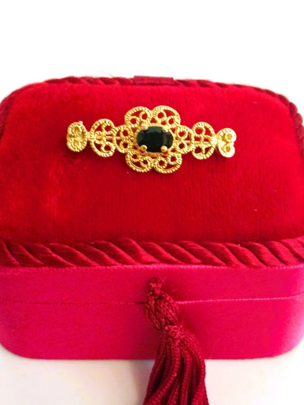 Tiny Filigree Bar Brooch 1.5" L Gold Tone Oval Prong Navy Stone Pin Jewelry
